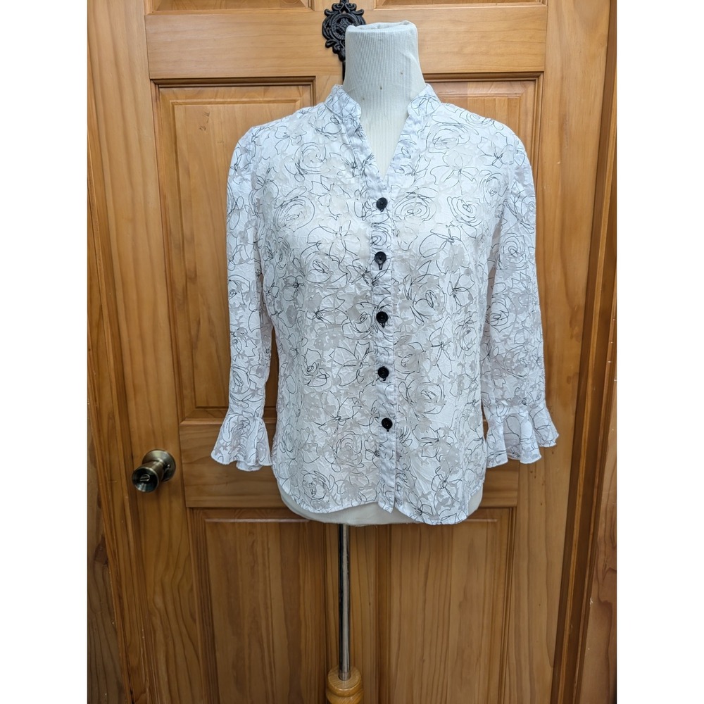 Dressbarn Women's Med Blouse 3/4 Sleeves Bell Ruffled Sleeves Button-Down Front
